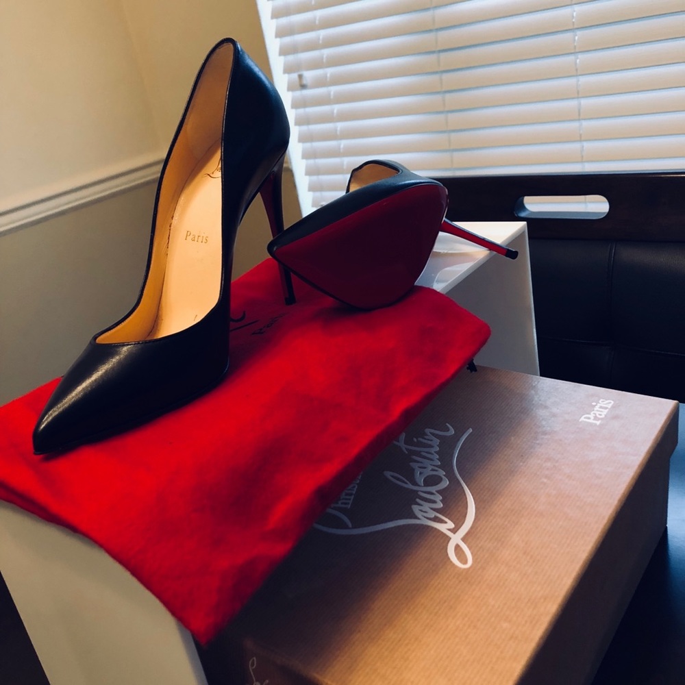 Christian Louboutin Apostrophy Classic Black Pump